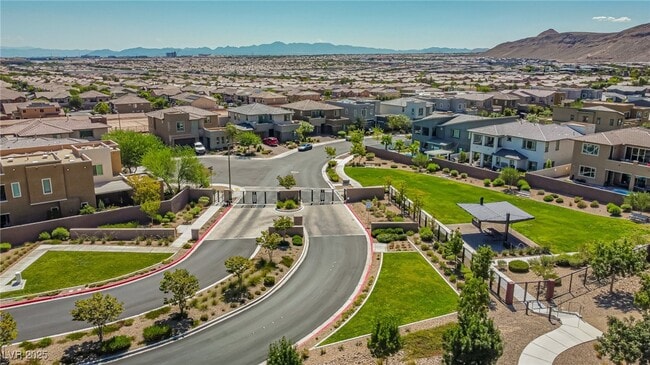 Building Photo - 6465 Farness St