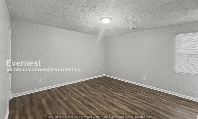 Building Photo - 3 Bed/2 Bath Home with Off-Street Parking / Pet-Friendly / Available Now!