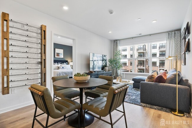 Building Photo - 2000 Schindler Dr