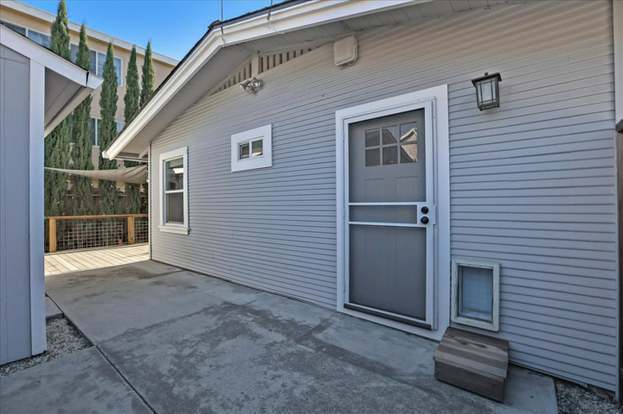 Building Photo - 1390 University Ave