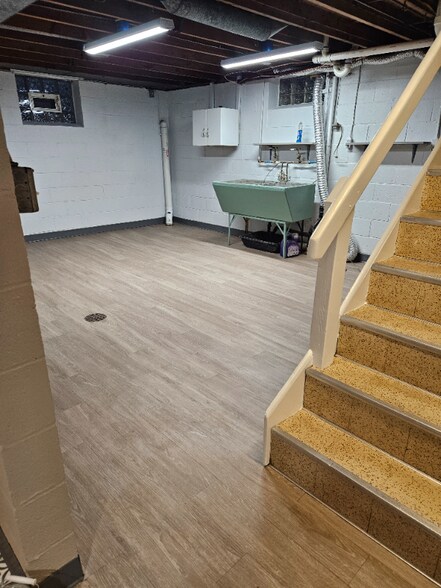 Building Photo - 1221 Methyl St