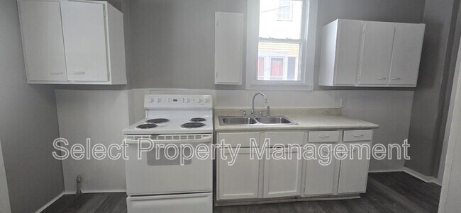 Building Photo - 435 Greenwood Ave