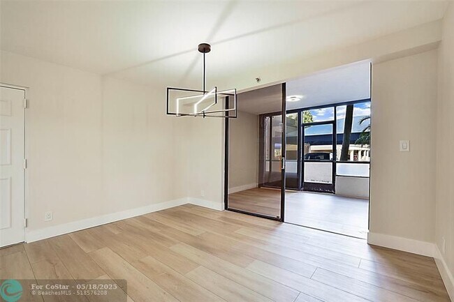 Building Photo - 7186 Promenade Dr