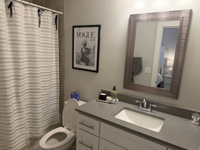 Building Photo - Fully Furnished 3 Bed 3.5 Bath Townhouse in Stillwater!