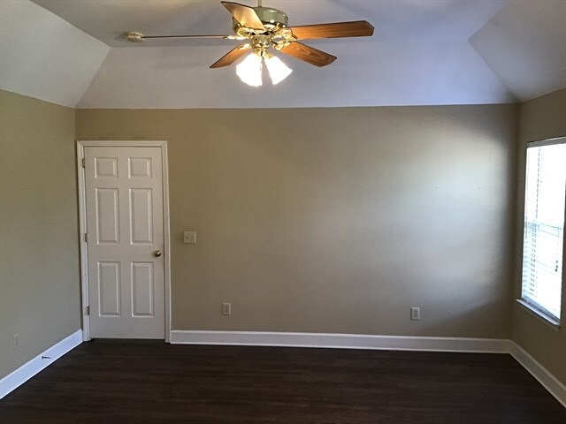 Building Photo - 1508 Cardinal Ln