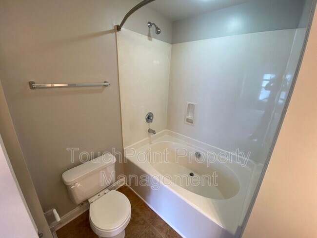 Building Photo - 252 Hurston Cir
