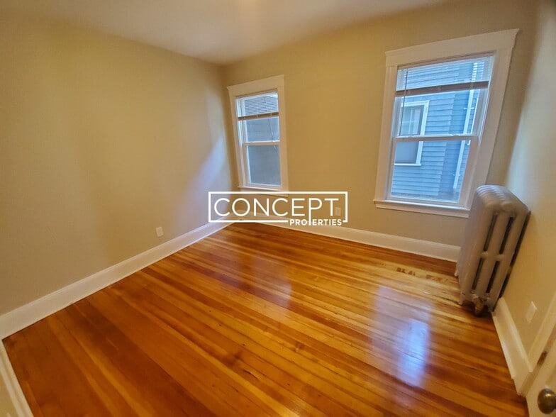 Building Photo - 21 Moraine St