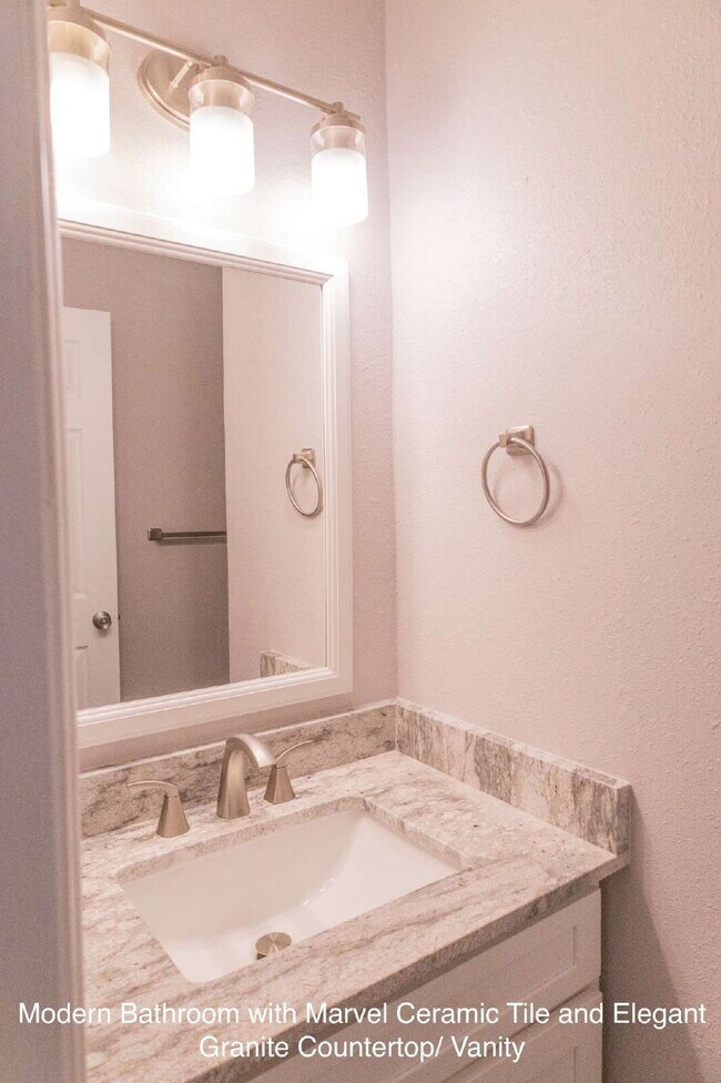 Building Photo - Newly Renovated 2 BR/1BA Luxury Apartment Home