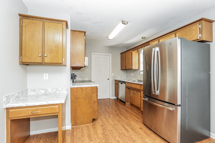 Building Photo - 2826 Henderson Ln