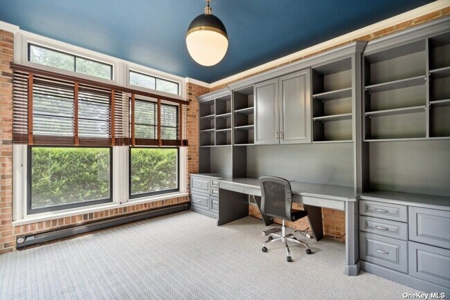 Building Photo - 157 Linden Ln