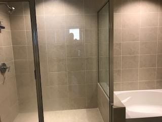 Shower & Tub - 400 4th Ave S