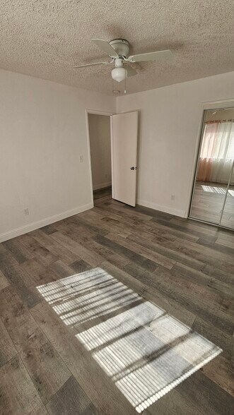 Building Photo - 468 Cherry Ln