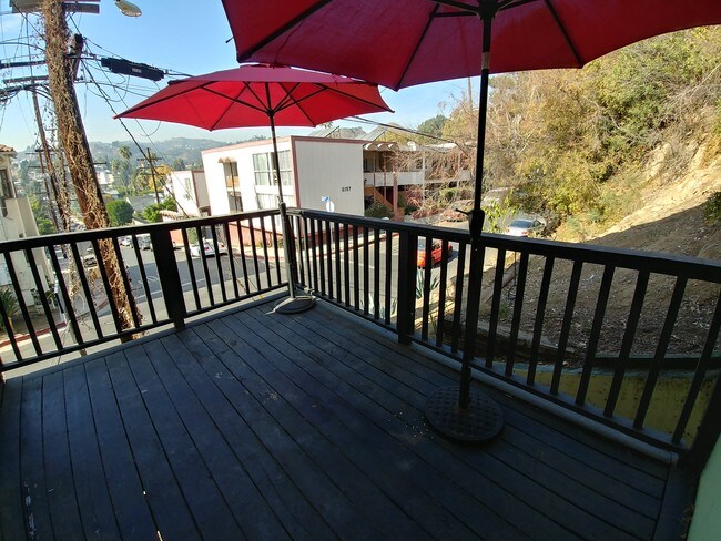 deck - 2138 Vine St