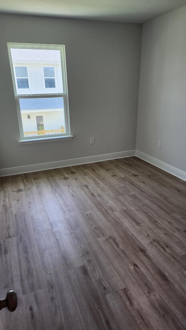 Building Photo - 4 Renea Cv