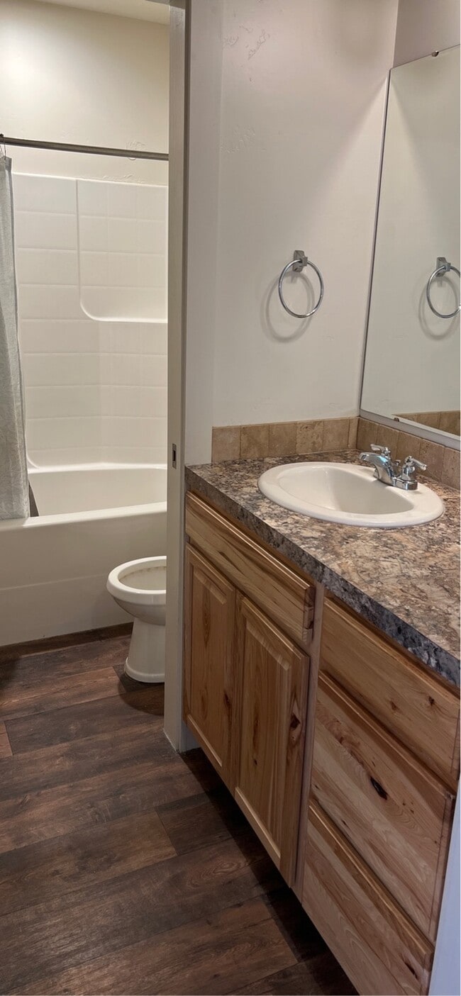 Building Photo - 2019 Locust St