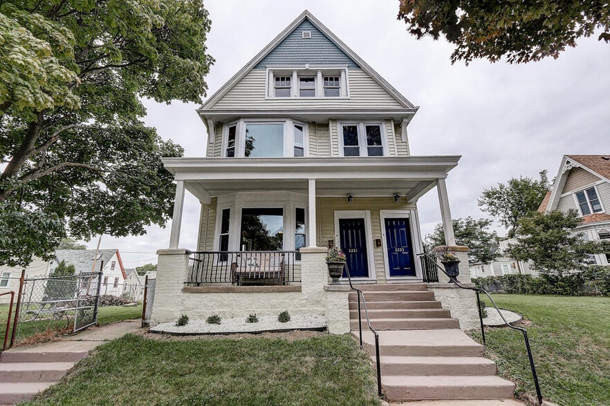 Building Photo - 2221 N Booth St