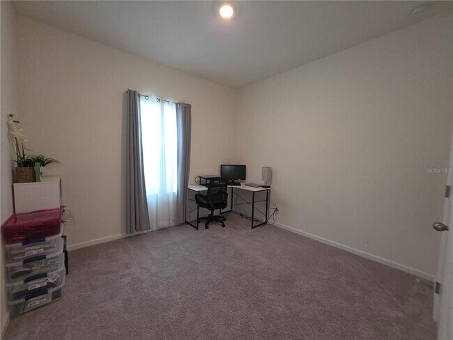 Building Photo - 1569 Effra Wy