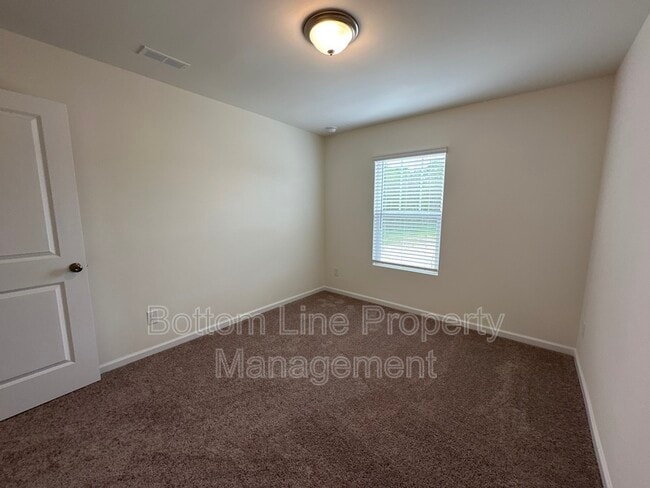 Building Photo - 5278 Maynard Hl Dr