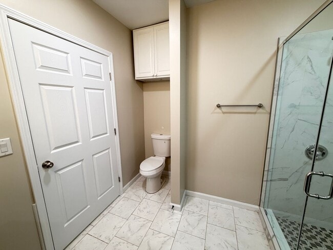 Building Photo - Marvelous 3 Bedroom and 2 Full Bath House!