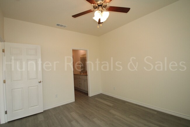 Building Photo - Modern New Construction Duplex