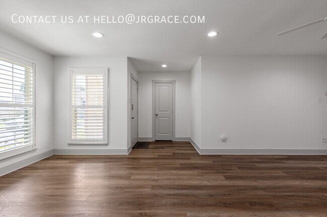 Building Photo - 3336 Chimney Pl Dr