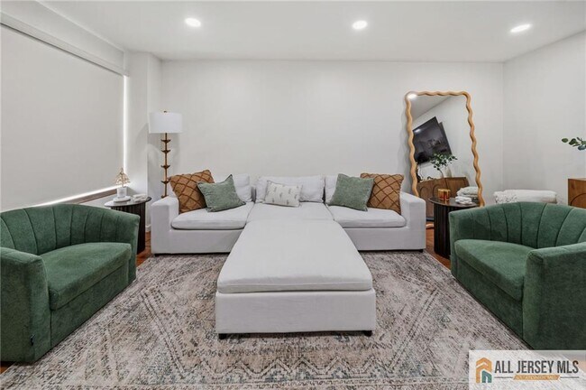 Building Photo - 0 Nicholas Ct