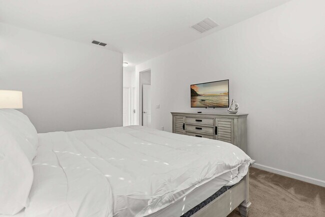 Building Photo - 230 Ballo Dr
