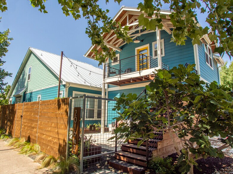Building Photo - 2016 McCloskey St