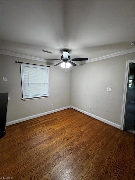 Building Photo - 505 Willow Dr