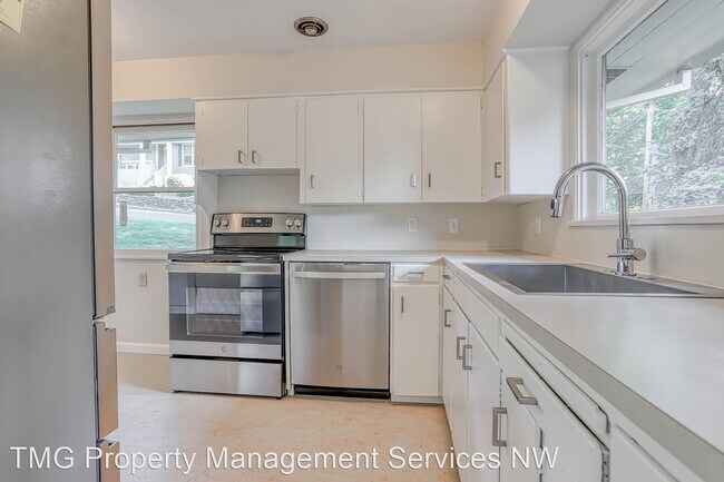 Building Photo - 2 br, 1 bath House - 7635 SW Capitol Hill ...