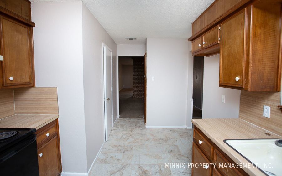 Building Photo - 1103 80th St