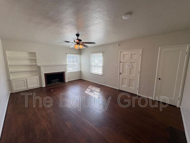 Building Photo - 1610 W College Ave