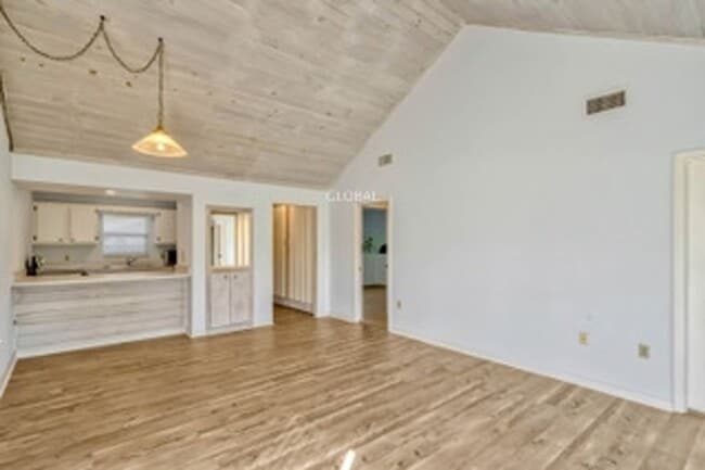 Building Photo - Charming 2-Bed, 2-Bath Condo Minutes from ...