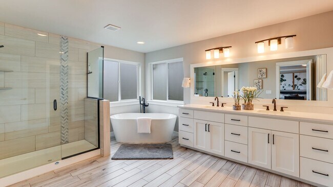 Building Photo - Stunning Modern Build Ten Trails!