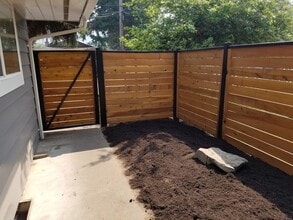 Building Photo - 14728LAa