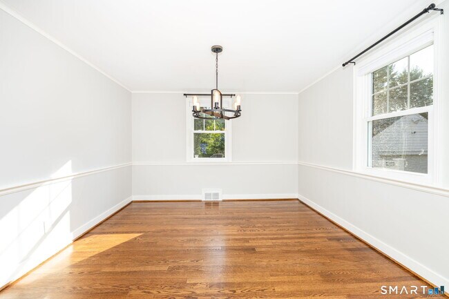 Building Photo - 170 Brunswick Ave