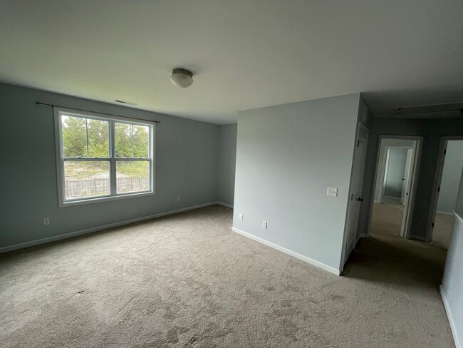 Building Photo - 3bd/2.5ba home with flexible Lease Length