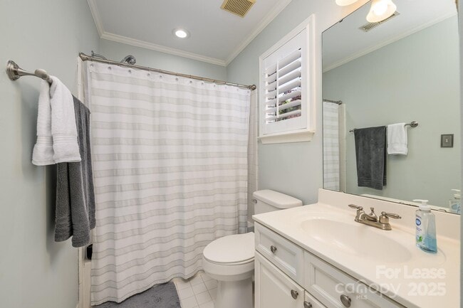 Building Photo - 18524 Mizzenmast Ave