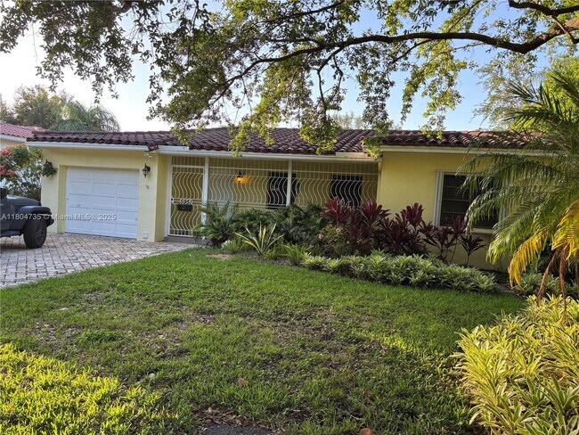 Building Photo - 5951 SW 84th St