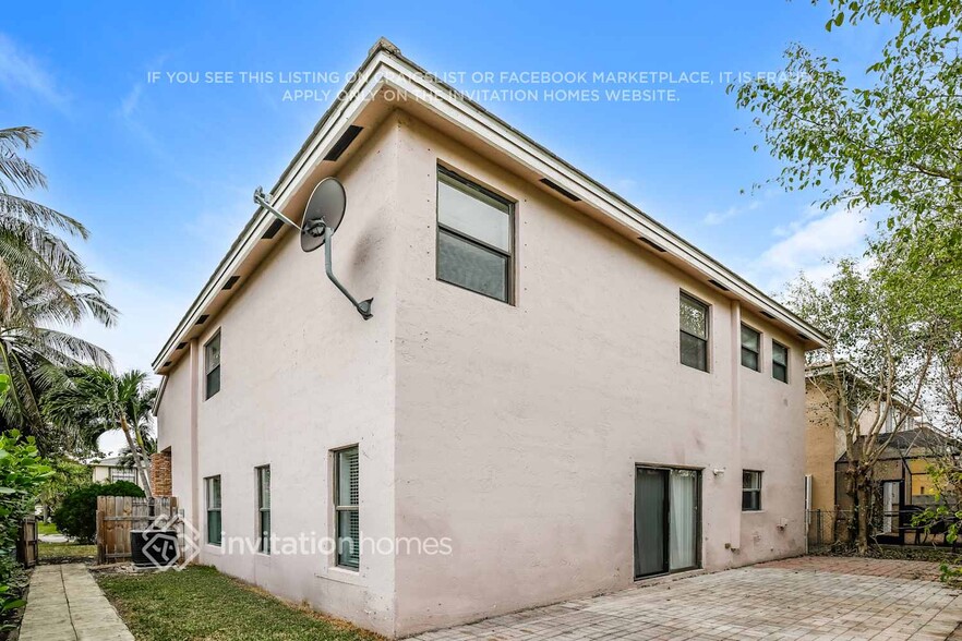 Building Photo - 3407 NW 112th Terrace