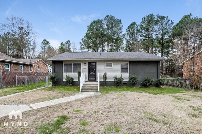 Building Photo - 908 Waring St