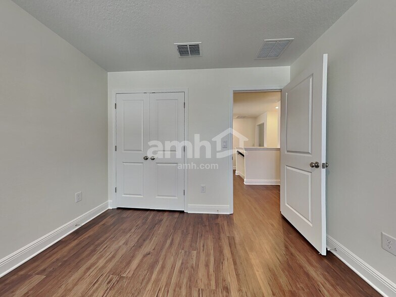 Building Photo - 27334 St Andrews Ave