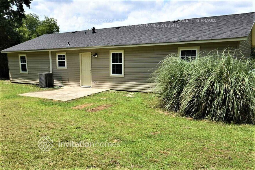 Building Photo - 2512 Meadowbrook Way