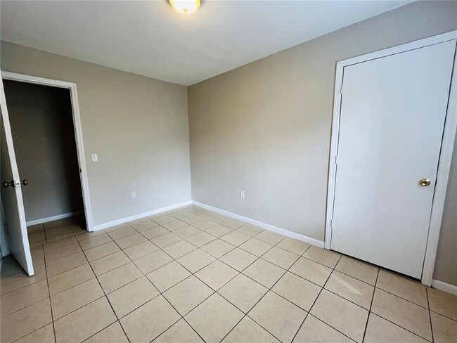 Building Photo - 1031 Crestview Ave