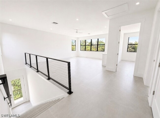 Building Photo - 2727 Van Buren Ave