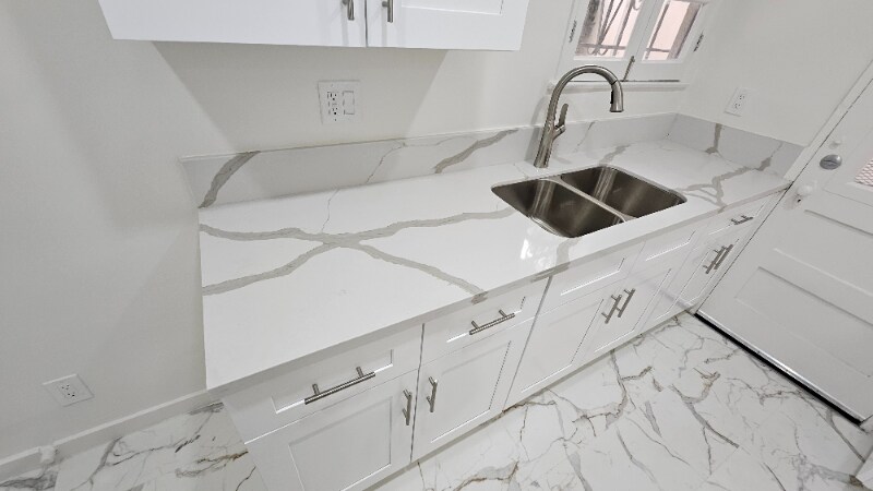 Building Photo - 120 N Gale Dr