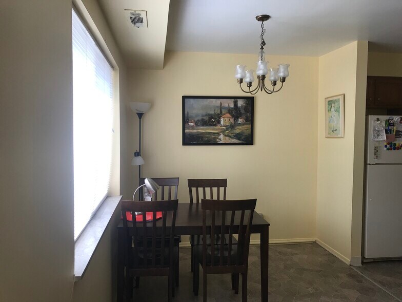 Dining room - 129 Baywood Ave