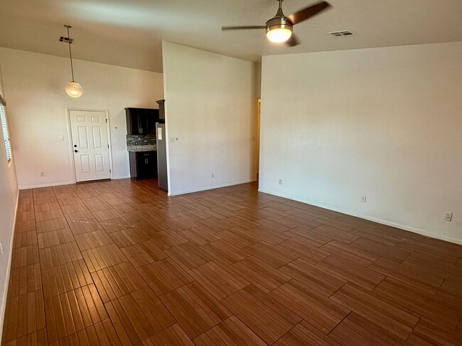 Building Photo - 4 Bedroom Home in San Luis AZ. with Fenced Lot and Landcaping