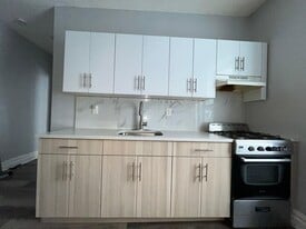 Building Photo - 112 Corbin Ave