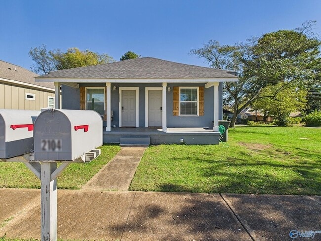 Primary Photo - 2104 Levert St NE